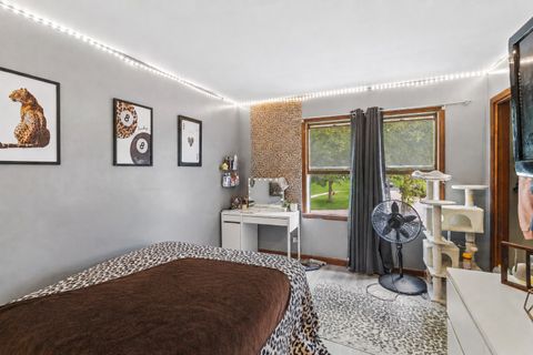 Tiny photo for 810 Jennifer Court, Algonquin, IL 60102 (MLS # 12668387)