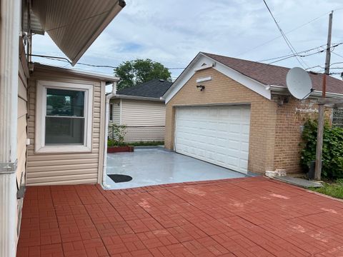 Tiny photo for 7427 TRIPP Avenue, Skokie, IL 60076 (MLS # 12430437)
