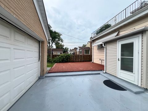 Tiny photo for 7427 TRIPP Avenue, Skokie, IL 60076 (MLS # 12430437)