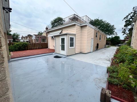 Tiny photo for 7427 TRIPP Avenue, Skokie, IL 60076 (MLS # 12430437)