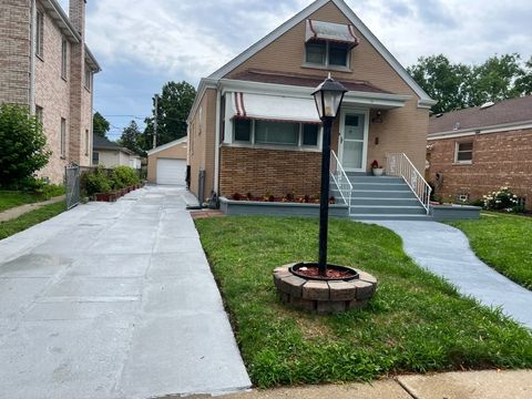 Tiny photo for 7427 TRIPP Avenue, Skokie, IL 60076 (MLS # 12430437)