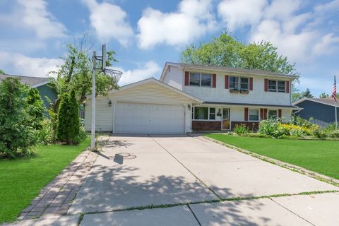 Tiny photo for 1629 Syracuse Lane, Schaumburg, IL 60193 (MLS # 12534827)