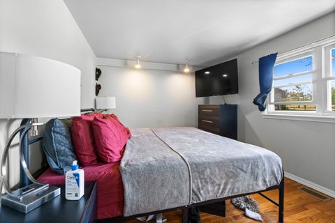 Tiny photo for 192 N Bonnie Brae Avenue, Elmhurst, IL 60126 (MLS # 12568369)