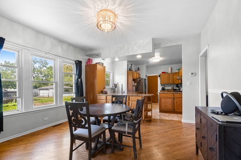 Tiny photo for 192 N Bonnie Brae Avenue, Elmhurst, IL 60126 (MLS # 12568369)