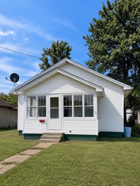 Photo of 1803 Market Street, Metropolis, IL 62960 (MLS # 12713912)