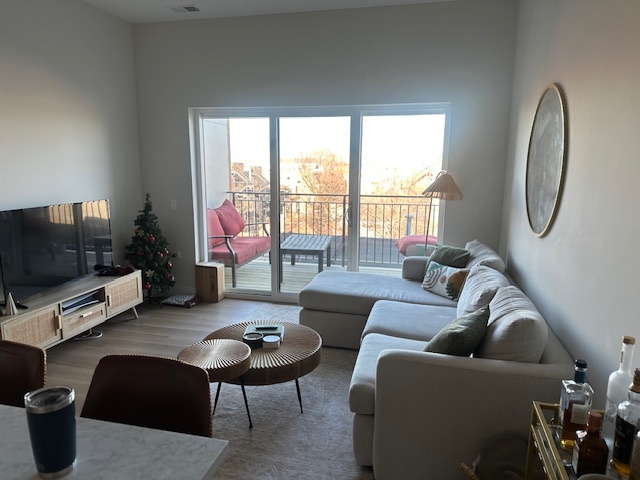 3204 N Clifton Avenue 209