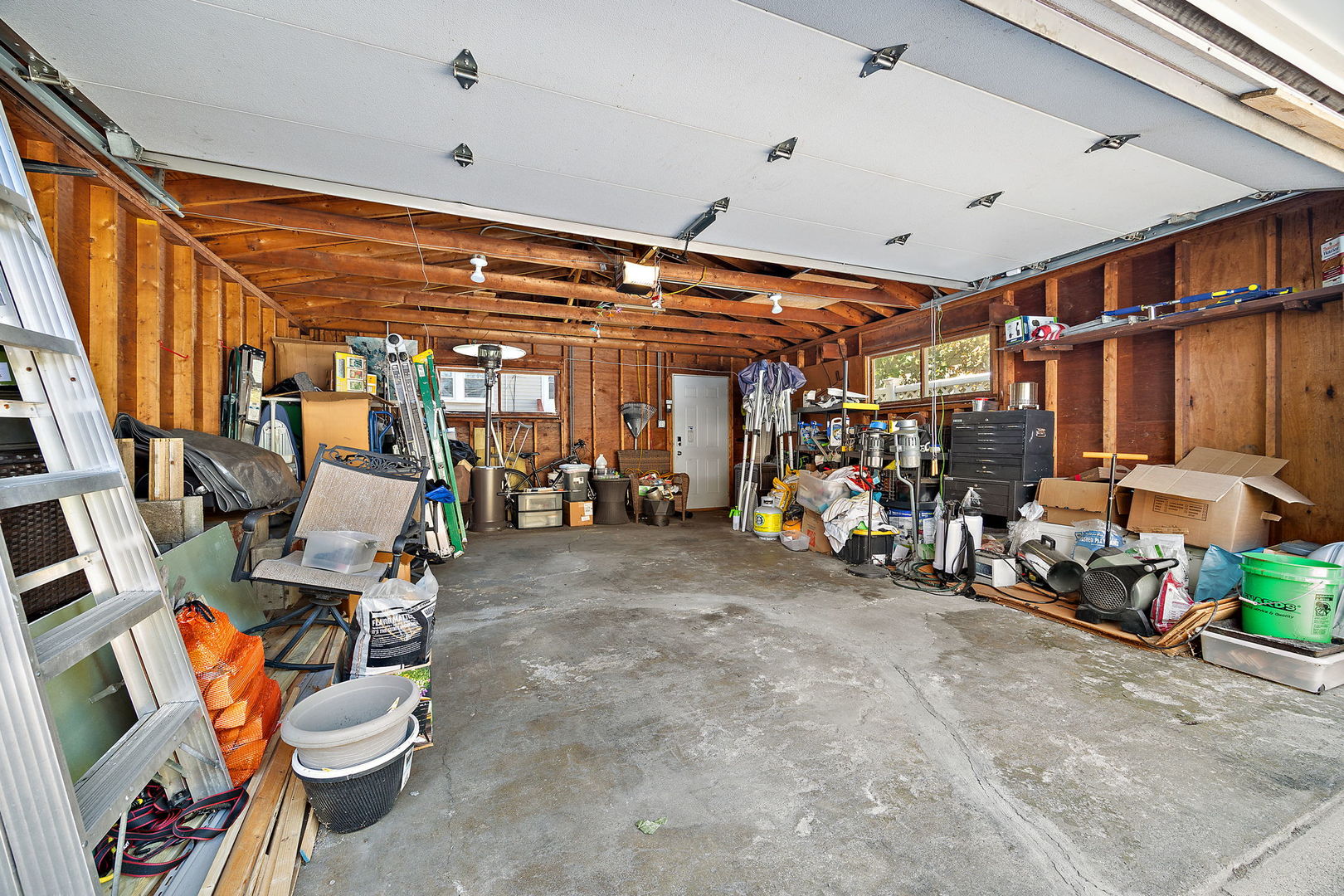 Berwyn, Illinois 60402, United States, 4 Bedrooms Bedrooms, ,2 BathroomsBathrooms,Residential,Active,250085