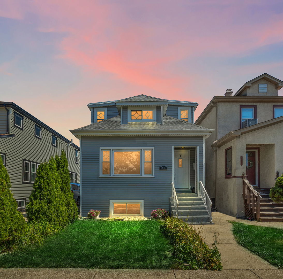 Berwyn, Illinois 60402, United States, 4 Bedrooms Bedrooms, ,2 BathroomsBathrooms,Residential,Active,250085