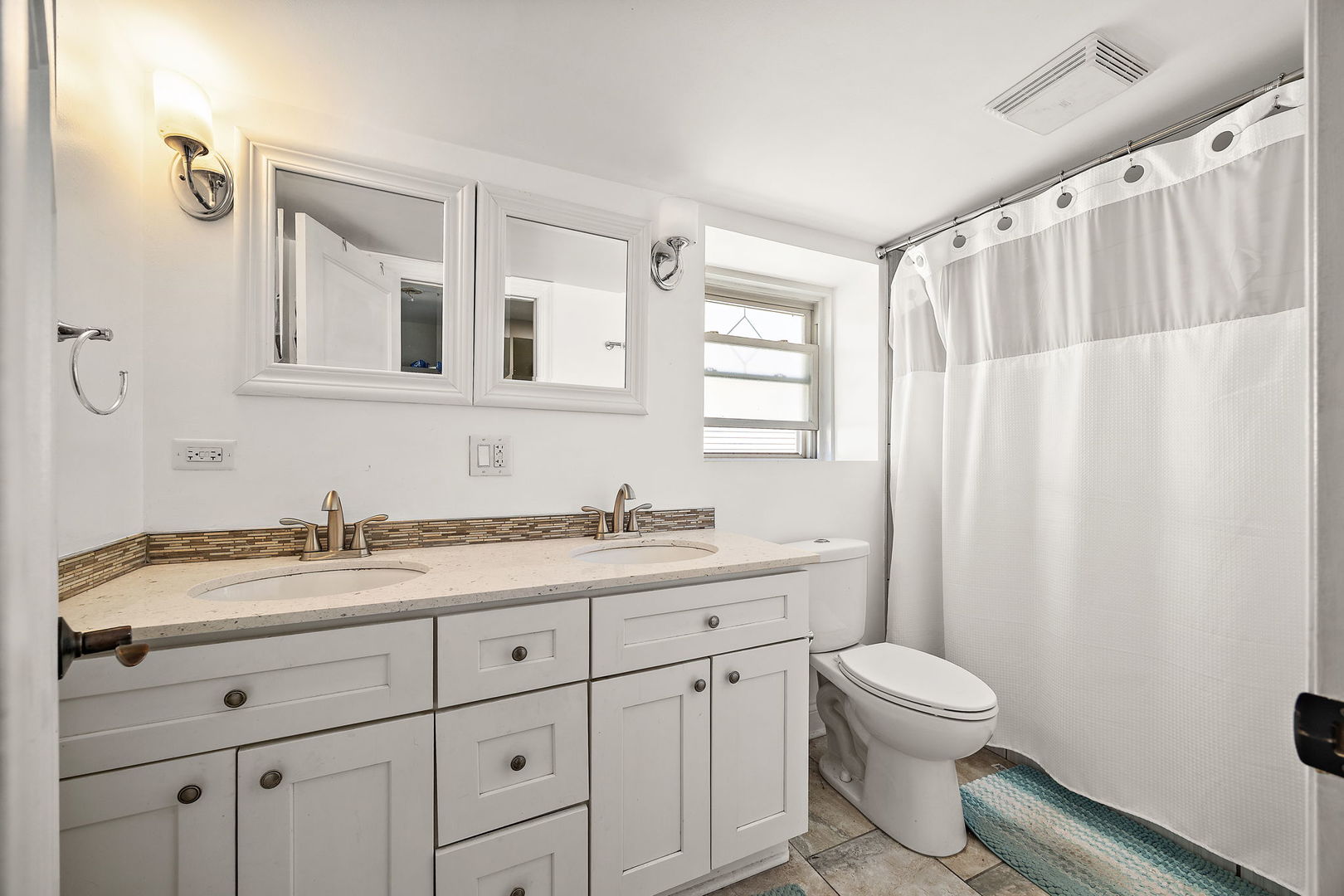 Berwyn, Illinois 60402, United States, 4 Bedrooms Bedrooms, ,2 BathroomsBathrooms,Residential,Active,250085