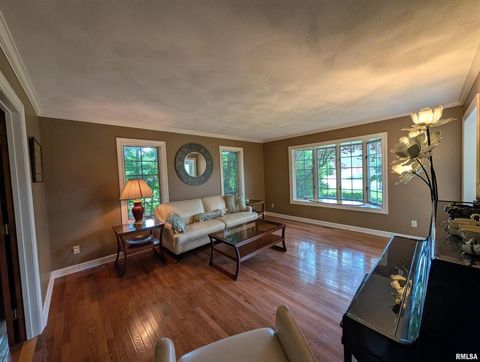 Tiny photo for 1315 W WEXFORD Place, Peoria, IL 61615 (MLS # QC4264838)