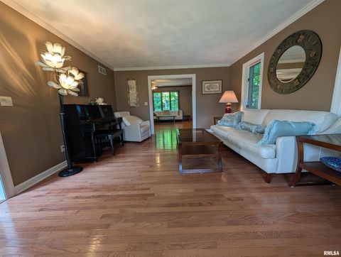 Tiny photo for 1315 W WEXFORD Place, Peoria, IL 61615 (MLS # QC4264838)