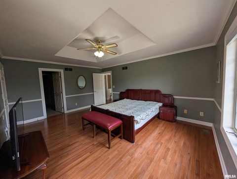 Tiny photo for 1315 W WEXFORD Place, Peoria, IL 61615 (MLS # QC4264838)