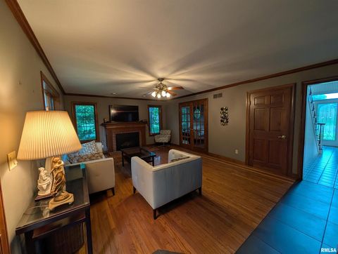 Tiny photo for 1315 W WEXFORD Place, Peoria, IL 61615 (MLS # QC4264838)