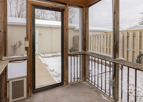 Tiny photo for 1517 21st Avenue #9, Rock Island, IL 61201 (MLS # 12554686)