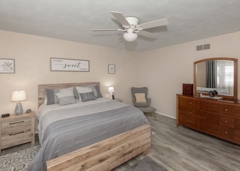 Tiny photo for 1517 21st Avenue #9, Rock Island, IL 61201 (MLS # 12554686)