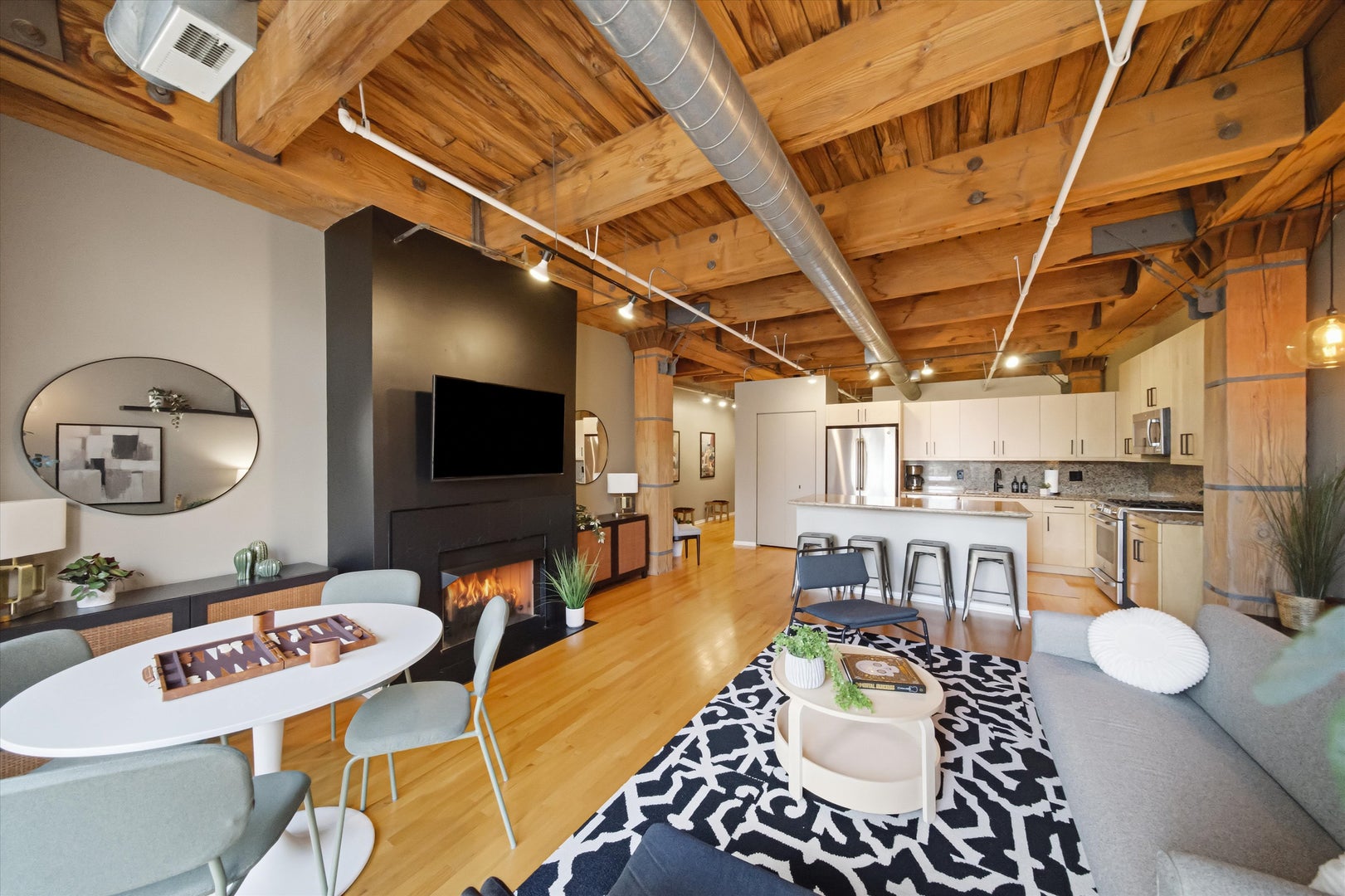 375 W Erie Street 412