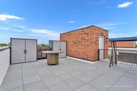 Tiny photo for 3014 W Montrose Avenue #3W, Chicago, IL 60618 (MLS # 12735625)