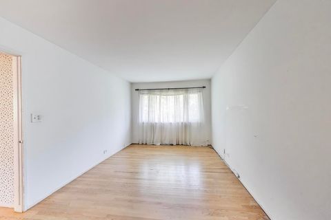 Tiny photo for 705 Park Avenue, Wilmette, IL 60091 (MLS # 12488179)