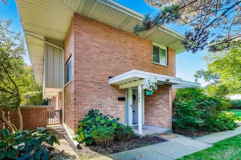 Tiny photo for 705 Park Avenue, Wilmette, IL 60091 (MLS # 12488179)