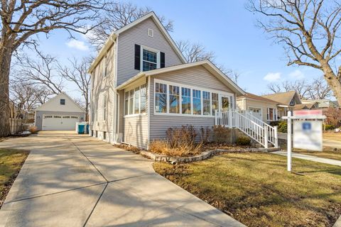 Tiny photo for 4936 Middaugh Avenue, Downers Grove, IL 60515 (MLS # 12567071)