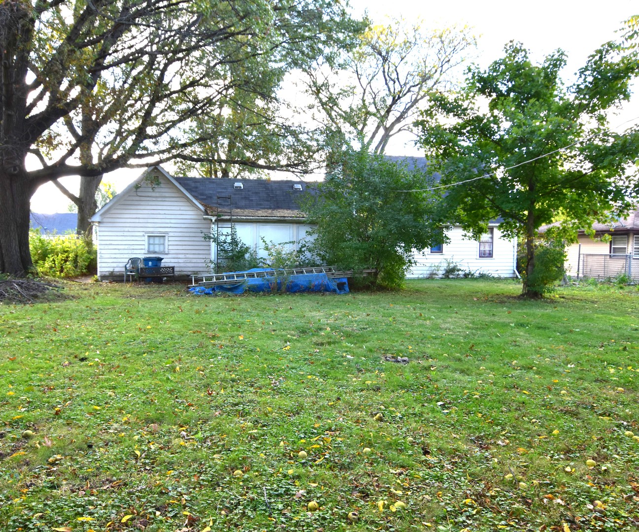 906 E Babcock Avenue