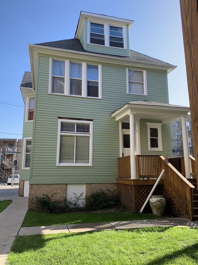 1629-1631 W Estes Avenue