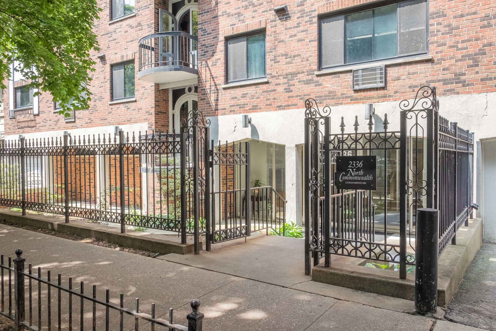 2336 N Commonwealth Avenue 306
