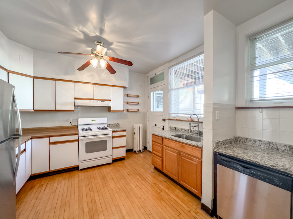 6300 N GLENWOOD Avenue 2