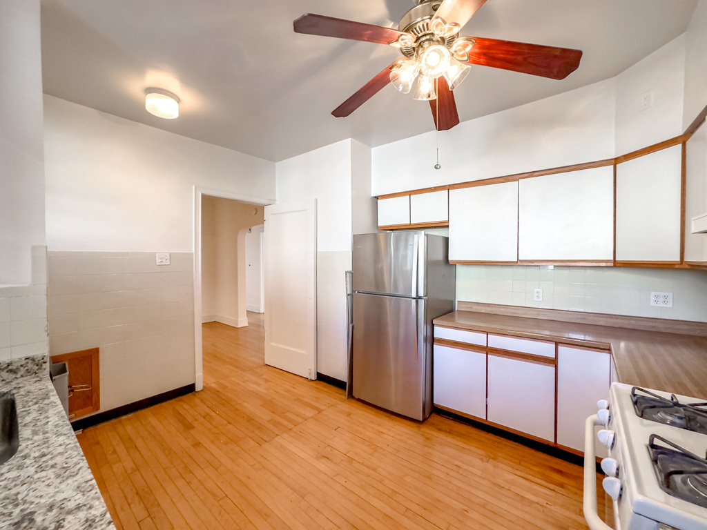 6300 N GLENWOOD Avenue 2