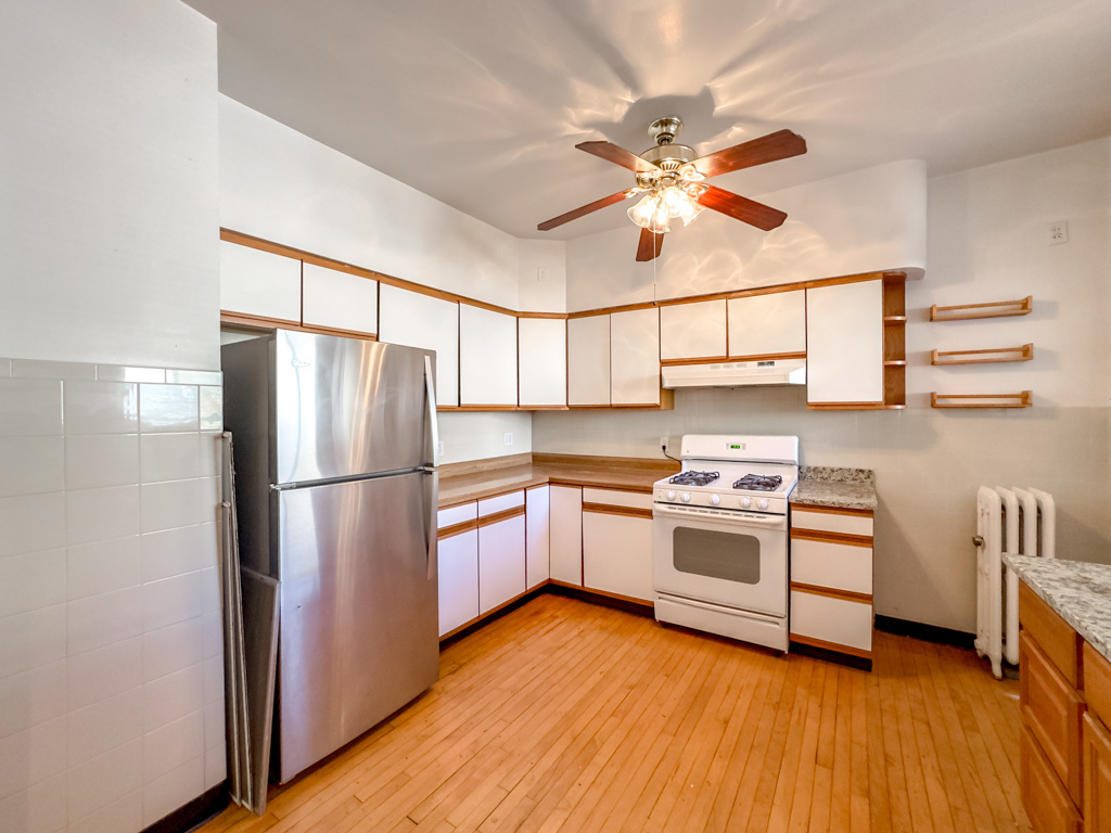 6300 N GLENWOOD Avenue 2