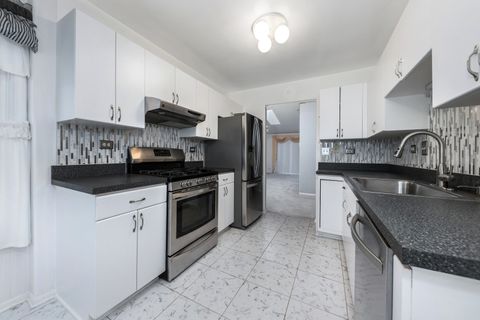 Tiny photo for 2319 Chasewood Drive, Downers Grove, IL 60515 (MLS # 12531605)