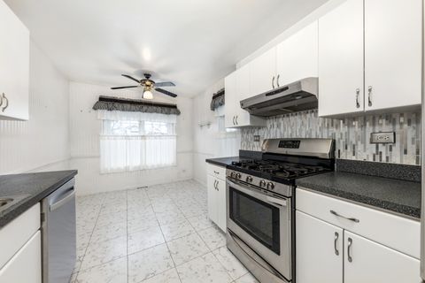 Tiny photo for 2319 Chasewood Drive, Downers Grove, IL 60515 (MLS # 12531605)