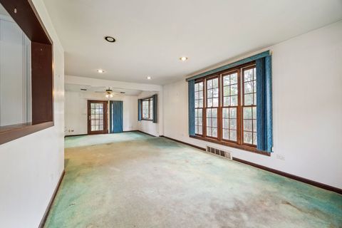 Tiny photo for 130 E Potter Street, Wood Dale, IL 60191 (MLS # 12477542)