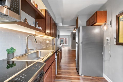 Tiny photo for 1450 Plymouth Place #1E, Glenview, IL 60025 (MLS # 12764214)