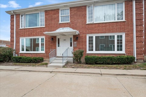 Tiny photo for 1450 Plymouth Place #1E, Glenview, IL 60025 (MLS # 12764214)