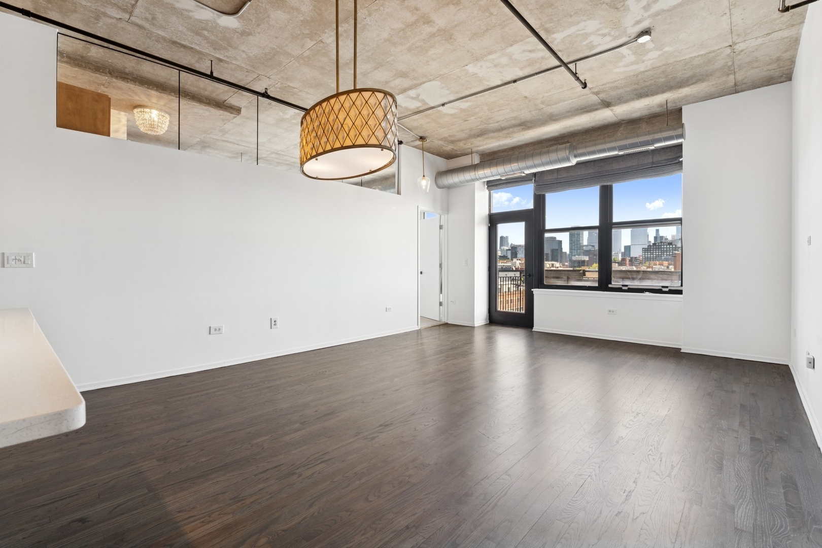 6 S Laflin Street 607