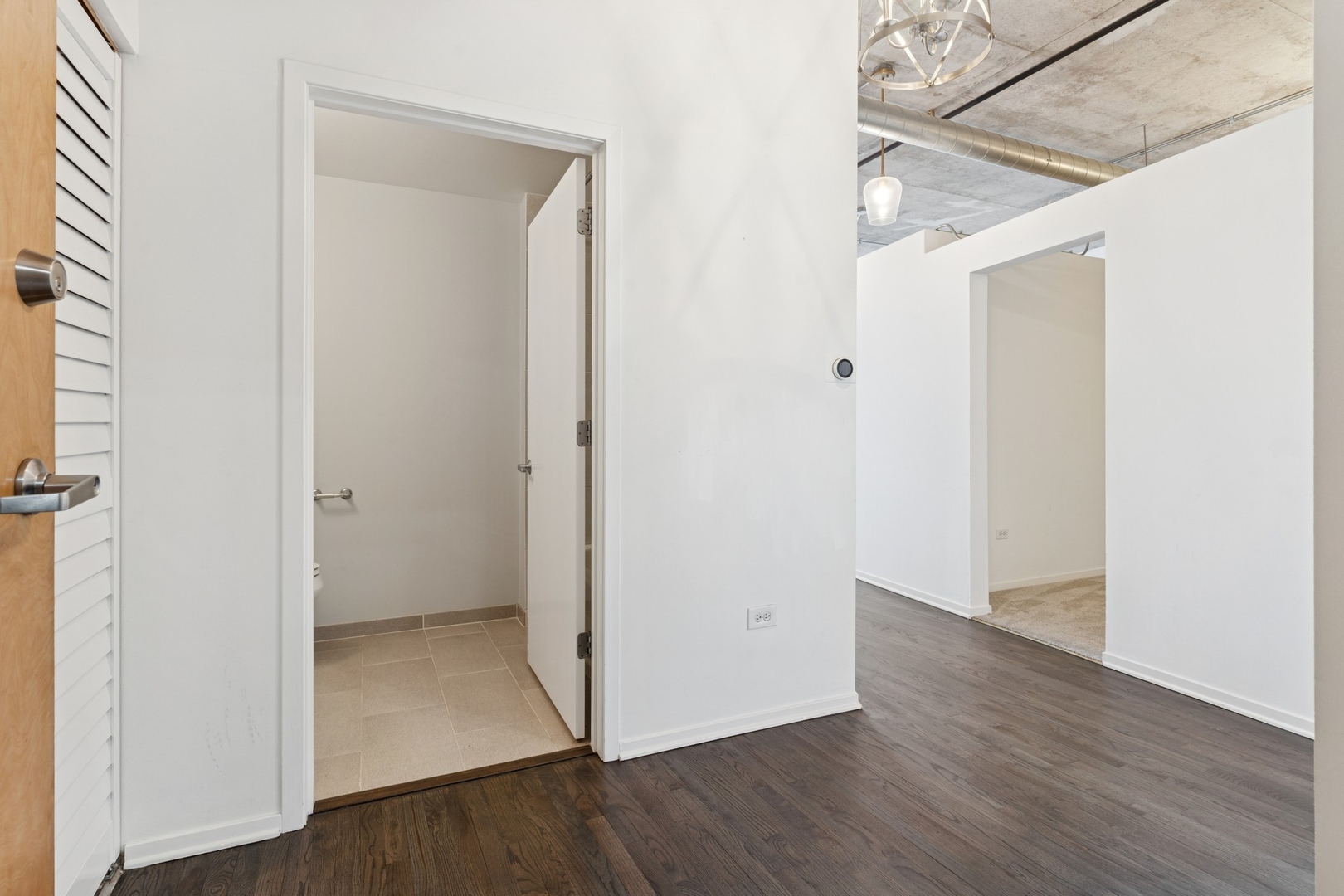 6 S Laflin Street 607