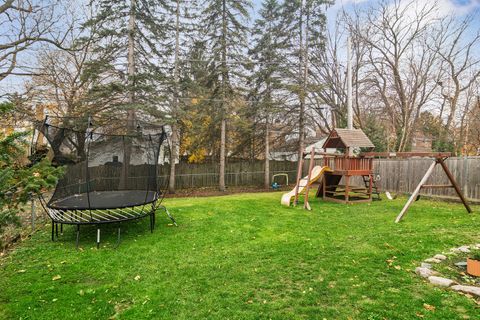 Tiny photo for 721 Meadow Lane, Libertyville, IL 60048 (MLS # 12537217)