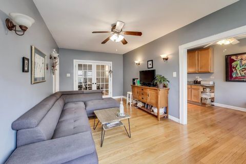 Tiny photo for 1748 W Granville Avenue #2A, Chicago, IL 60660 (MLS # 12449851)