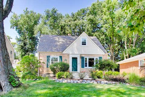Tiny photo for 708 N Summit Street, Wheaton, IL 60187 (MLS # 12706115)