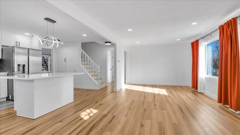 Tiny photo for 8738 Newland Avenue, Oak Lawn, IL 60453 (MLS # 12611562)