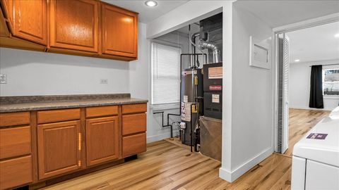 Tiny photo for 8738 Newland Avenue, Oak Lawn, IL 60453 (MLS # 12611562)