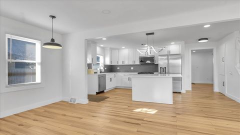 Tiny photo for 8738 Newland Avenue, Oak Lawn, IL 60453 (MLS # 12611562)