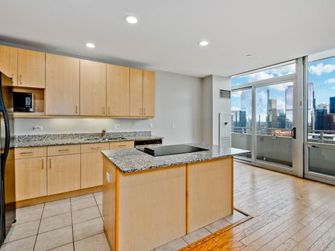 Tiny photo for 737 W Washington Boulevard #3003, Chicago, IL 60661 (MLS # 12393810)