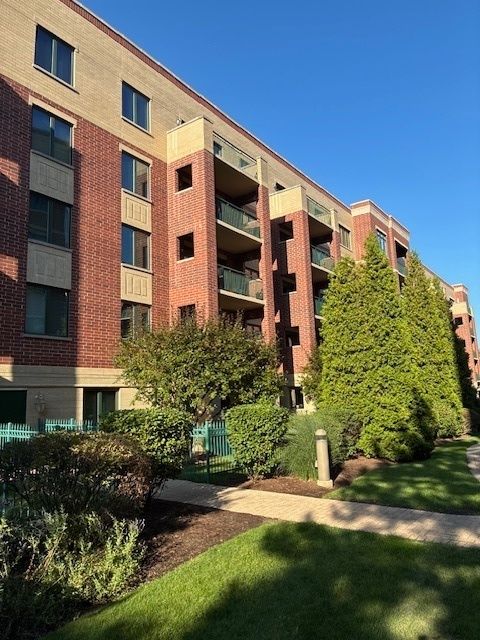 5 W CENTRAL Avenue 201 Mount Prospect IL 60056