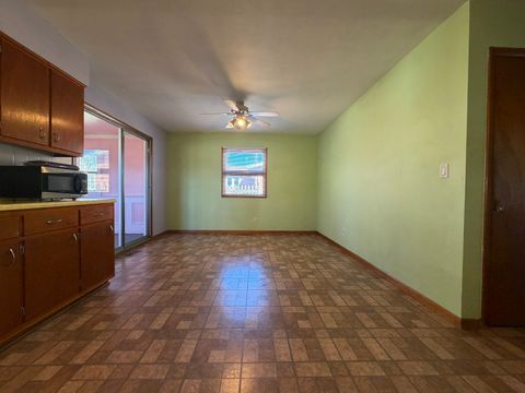 Tiny photo for 28 S Willow Way, North Aurora, IL 60542 (MLS # 12587520)