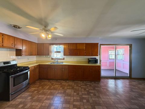 Tiny photo for 28 S Willow Way, North Aurora, IL 60542 (MLS # 12587520)