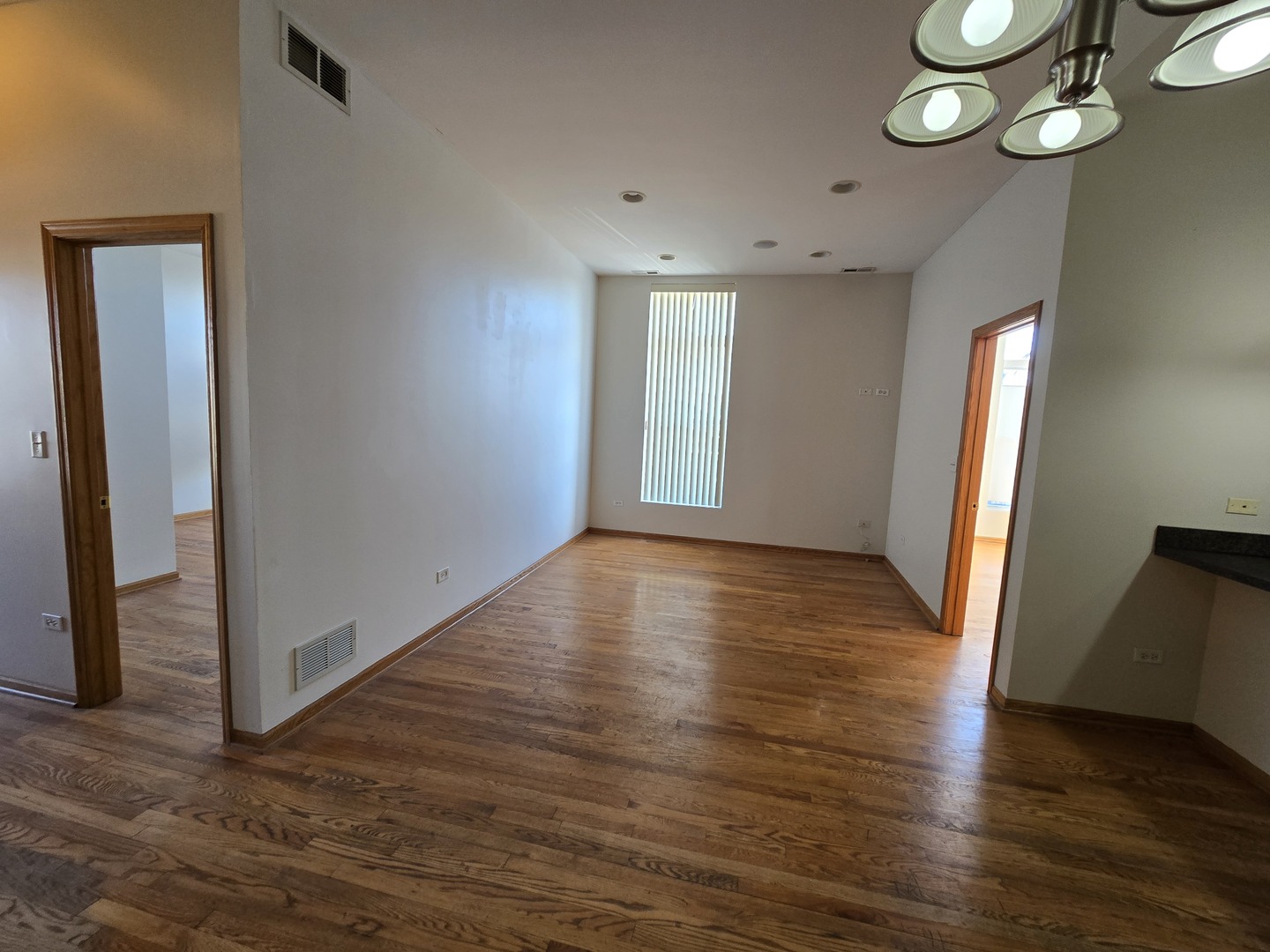 1700 W CERMAK Road 2R