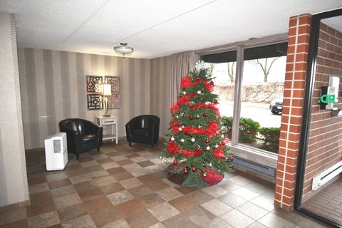 Tiny photo for 1S045 Spring Road #H2, Oakbrook Terrace, IL 60181 (MLS # 12542861)