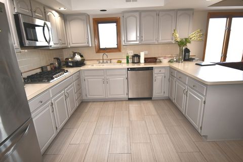 Tiny photo for 1S045 Spring Road #H2, Oakbrook Terrace, IL 60181 (MLS # 12542861)